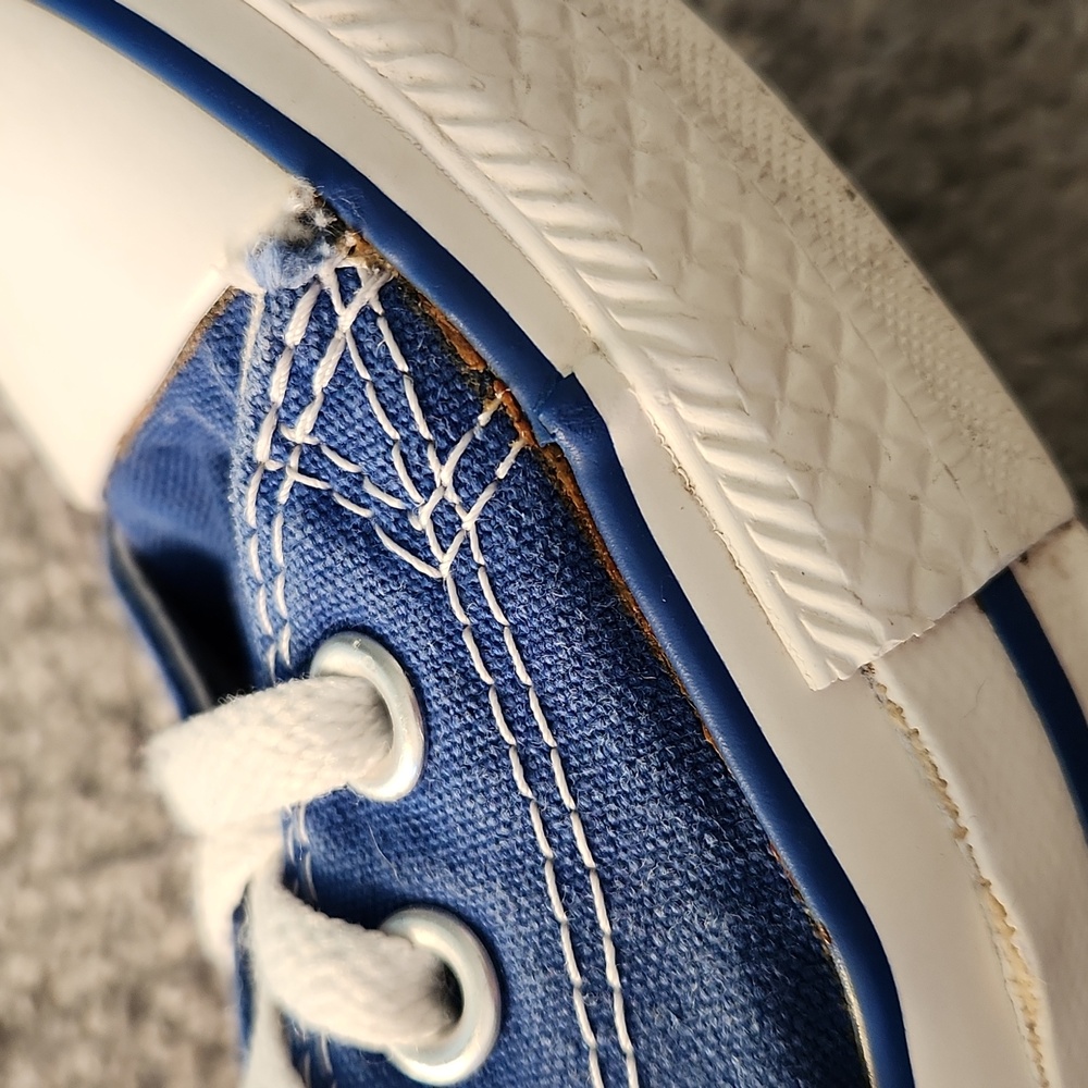 Blue low-top converse - Picture 8 of 13